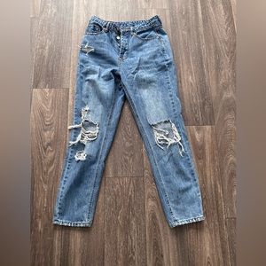 Ripped baggy (boyfriend) jeans